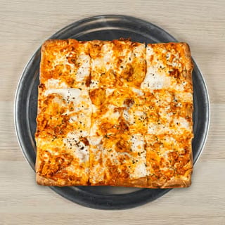 Grandma Chicken Caprese Pizza